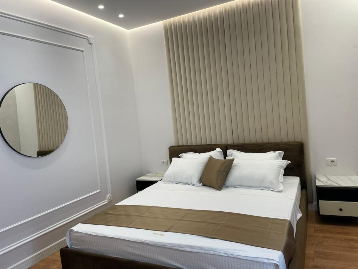 Hotel Ujvara Belsh Екстер'єр фото