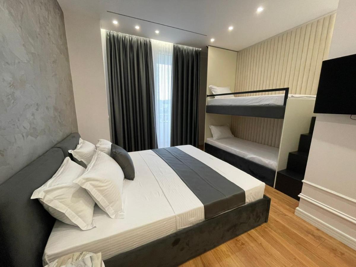 Hotel Ujvara Belsh Екстер'єр фото