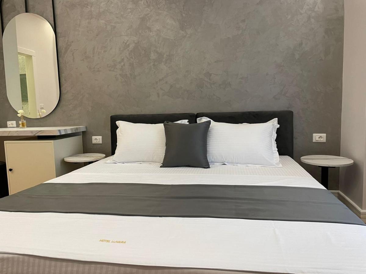 Hotel Ujvara Belsh Екстер'єр фото