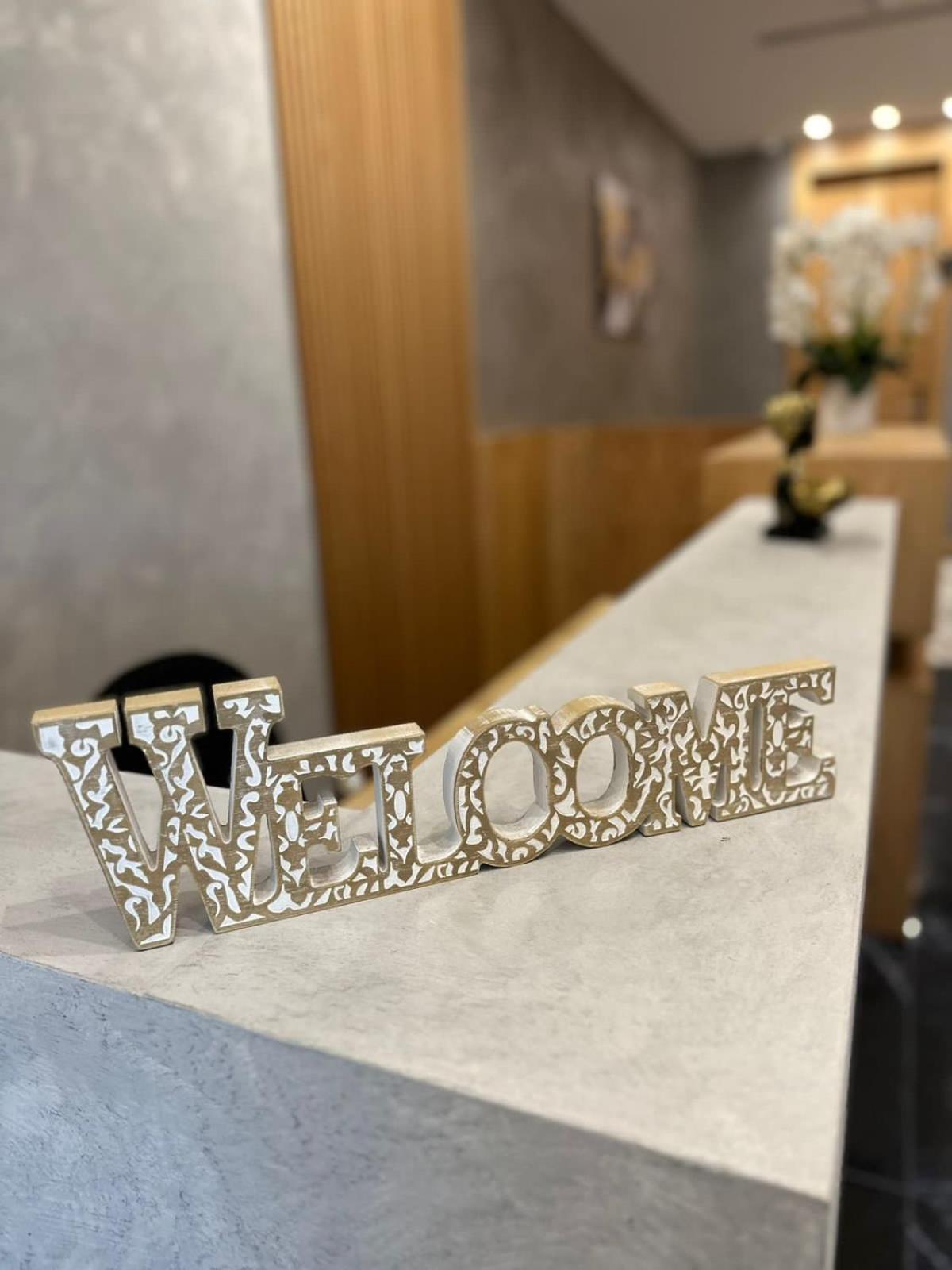 Hotel Ujvara Belsh Екстер'єр фото