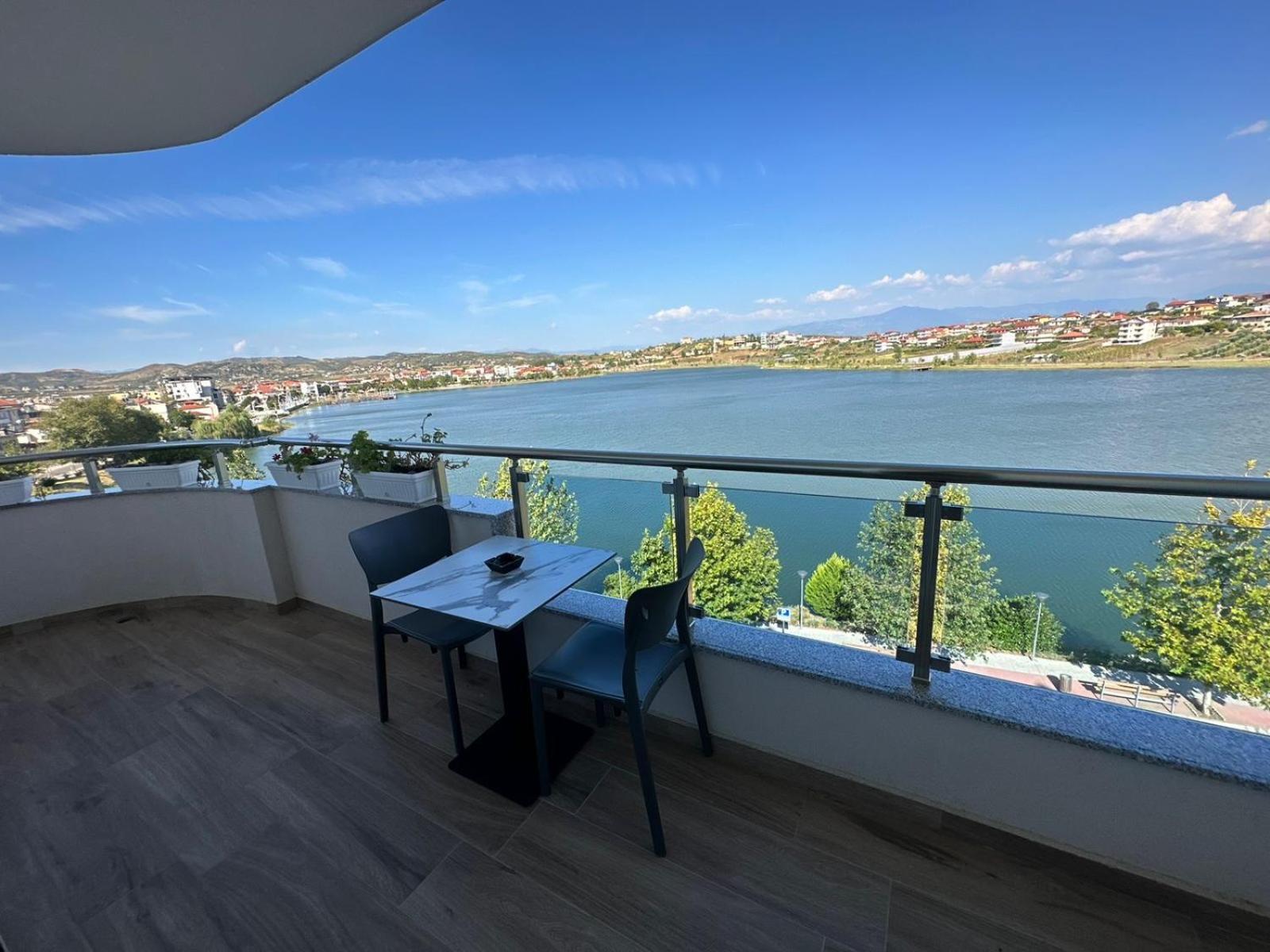 Hotel Ujvara Belsh Екстер'єр фото